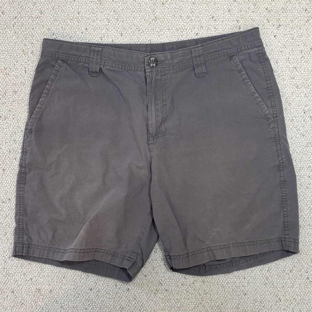 Columbia Sportswear Grey Men's Shorts Size 32